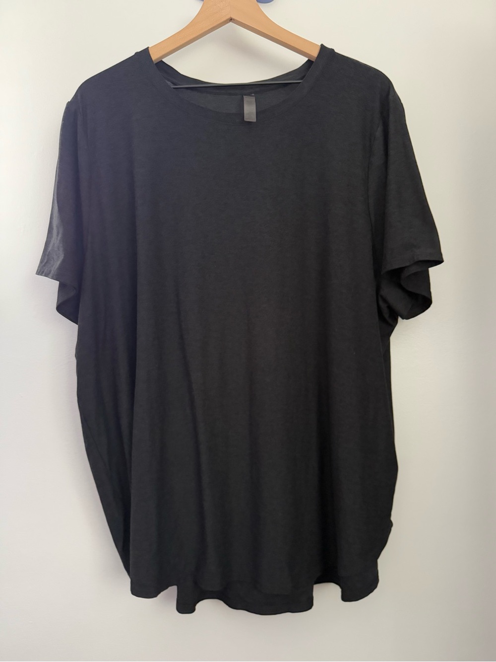 Beyond Yoga 4X On The Down Low T-Shirt Darkest Night Relaxed